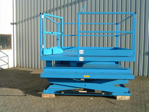 Access platform in compact position - (Section 1)