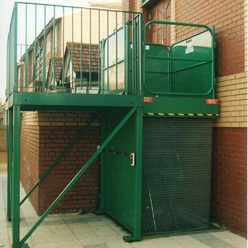 Commercial waste scissor lift table