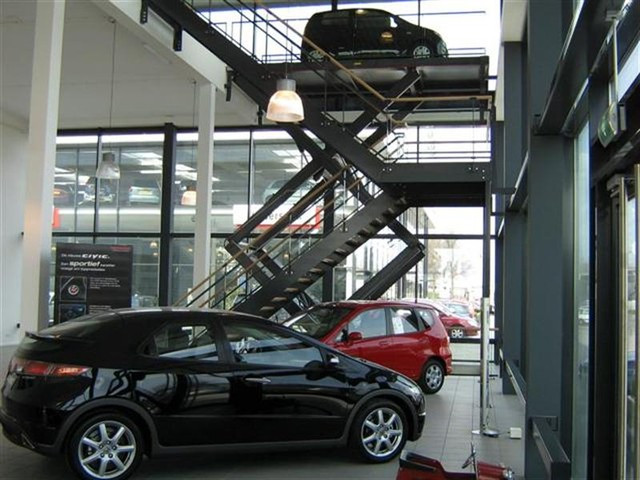 Multi-stage Car Lift (Section 1)