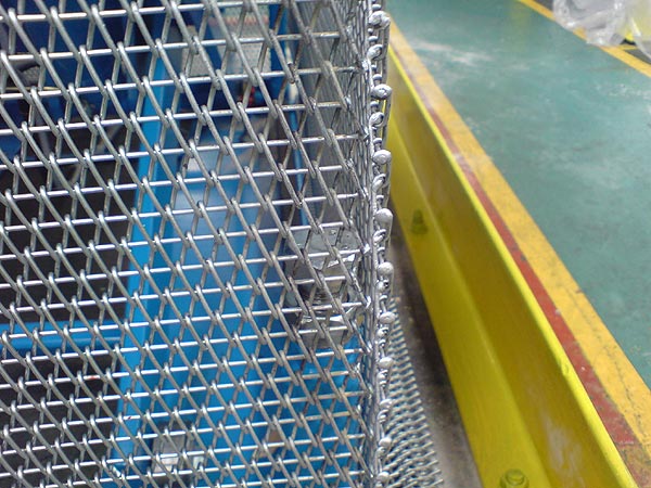 Galvanised mesh curtain (Section 1)