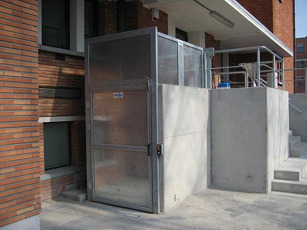 Goods and Wheelchair lift (Section 1)