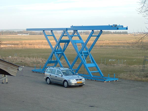 Large scale double horizontal lift (Section 1)