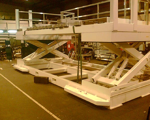 Custom lift arrangement for handling aeronautical engineering (Section 1)