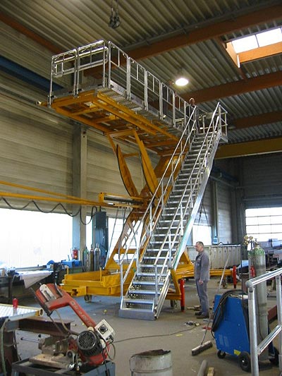 Mobile elevating work platform (Section 1)