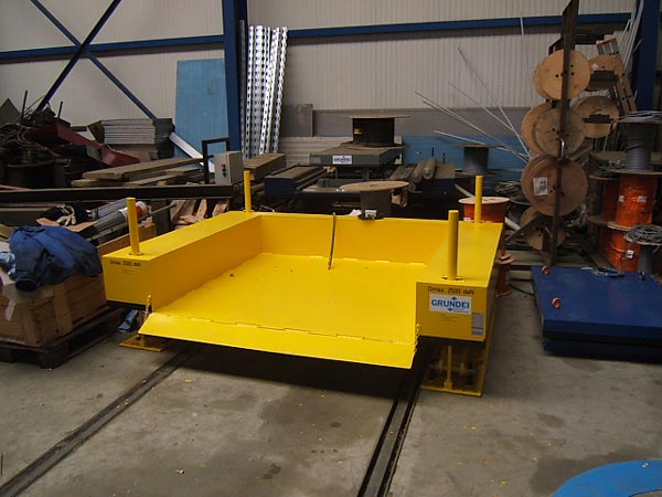 Zero height low closed lift table (Section 1)